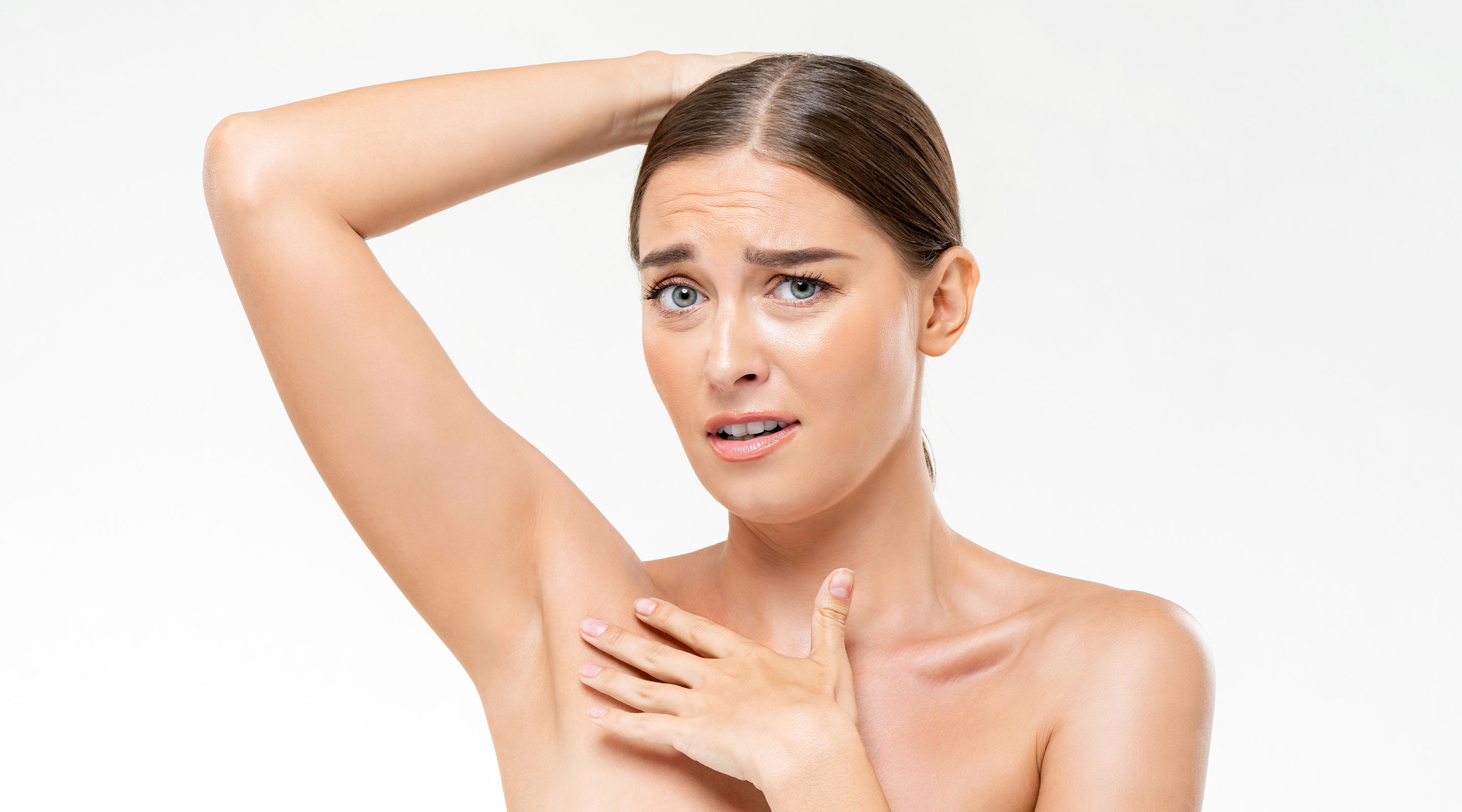 Ekspresi khawatir terhadap perawatan area lipatan yang instan dan tidak aman untuk kulit.